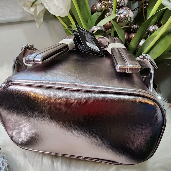 Loungefly Disney Minnie Mouse Silver and Pink Sequin Mini Backpack& Wallet - Picture 7 of 8